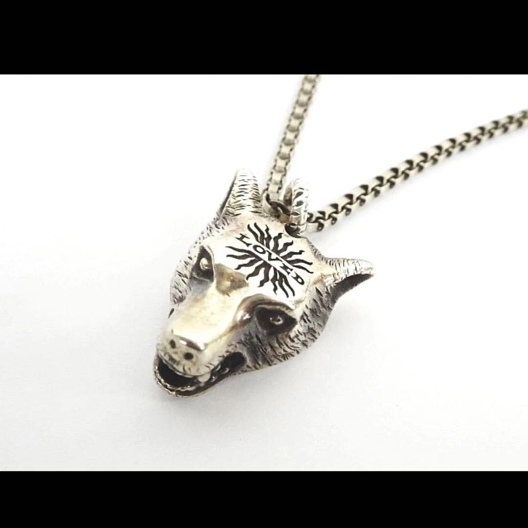 Gucci wolf shop head necklace
