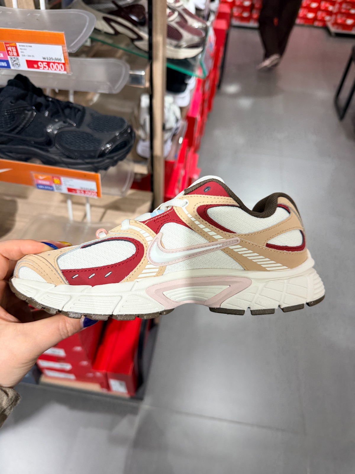 W NIKE V5 RNR - IQ1151