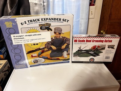 E-Z Track Expander Set 20 Straight And 10 Curve And  1 Right And Left Switch