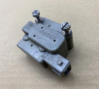 BOSCH Kraftstoff Druck Regler 2437020005 für Mercedes W201 Audi 80 90 B3 100 C4 - Bild 1 von 3