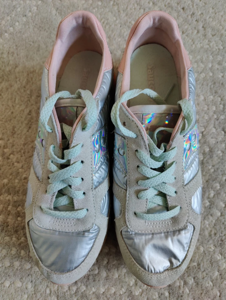 SAUCONY Women’s Grey Silver Suede Padded Fabric Shadow Sneakers s60591-3 Size 7 - Image 3 of 4
