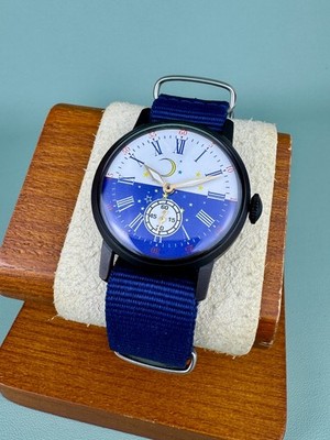 POBEDA day and night Mechanical men's wristwatch Vintage watch ussr