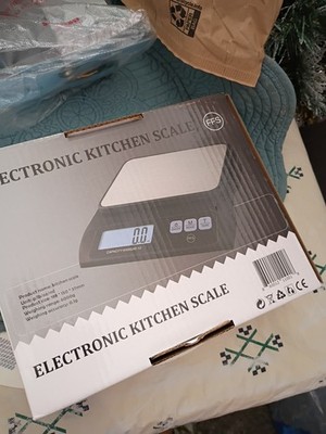 Electronic Kitchen Scale to Weight Food or Diferent Products (Model SF-400)