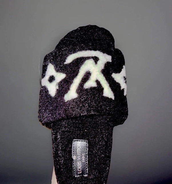 Zapatillas mujer Louis Vuitton talla 8 nuevas usadas una vez recibidas como regalo código Qr Foto 2 de 3