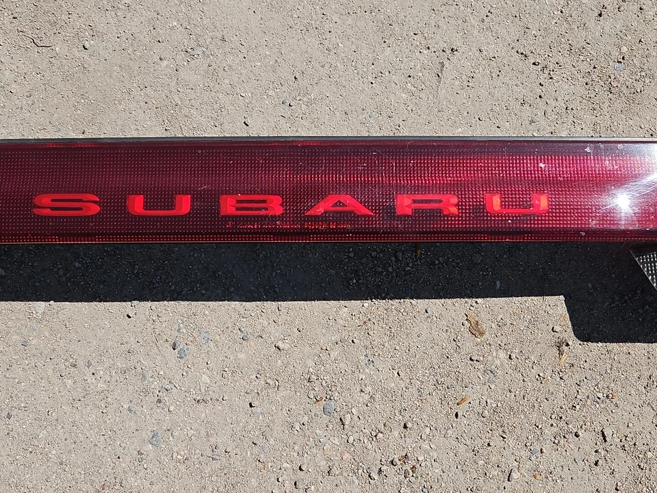 1997 1998 1998 Subaru Legacy SEDAN Center Mounted Deck Lid Tail Light Lamp - Image 3 of 4