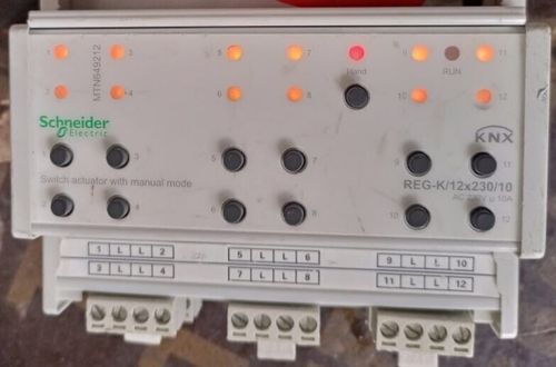 MTN649212 Schneider KNX switch actuator REG-K/12 X 230/10 - TRIED & TESTED - Picture 4 of 15
