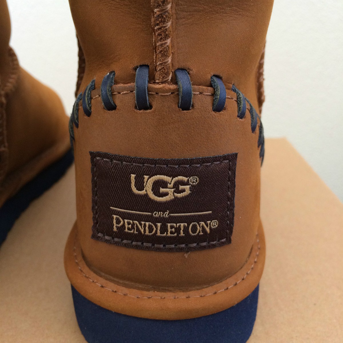 UGG Pendleton Boots Classic Short Deco Chestnut Brown