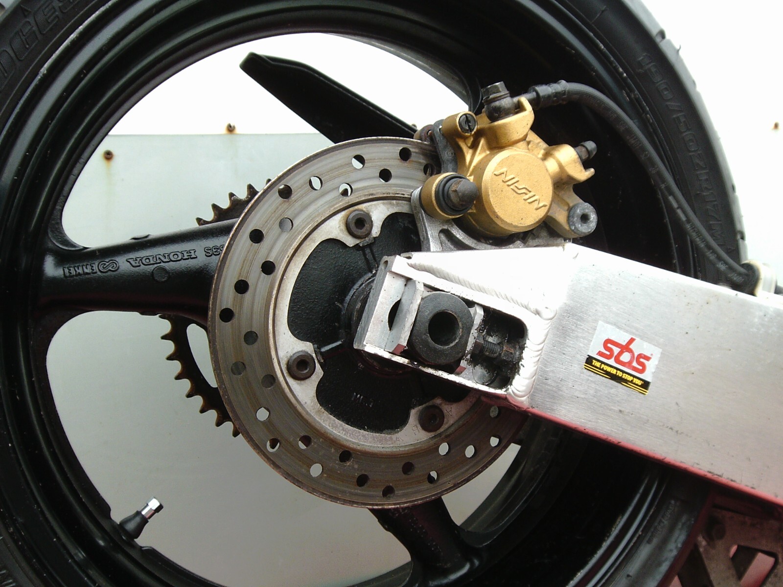 HONDA FIREBLADE REAR END SWINGARM SHOCK WHEEL BRAKE CALIPER 929