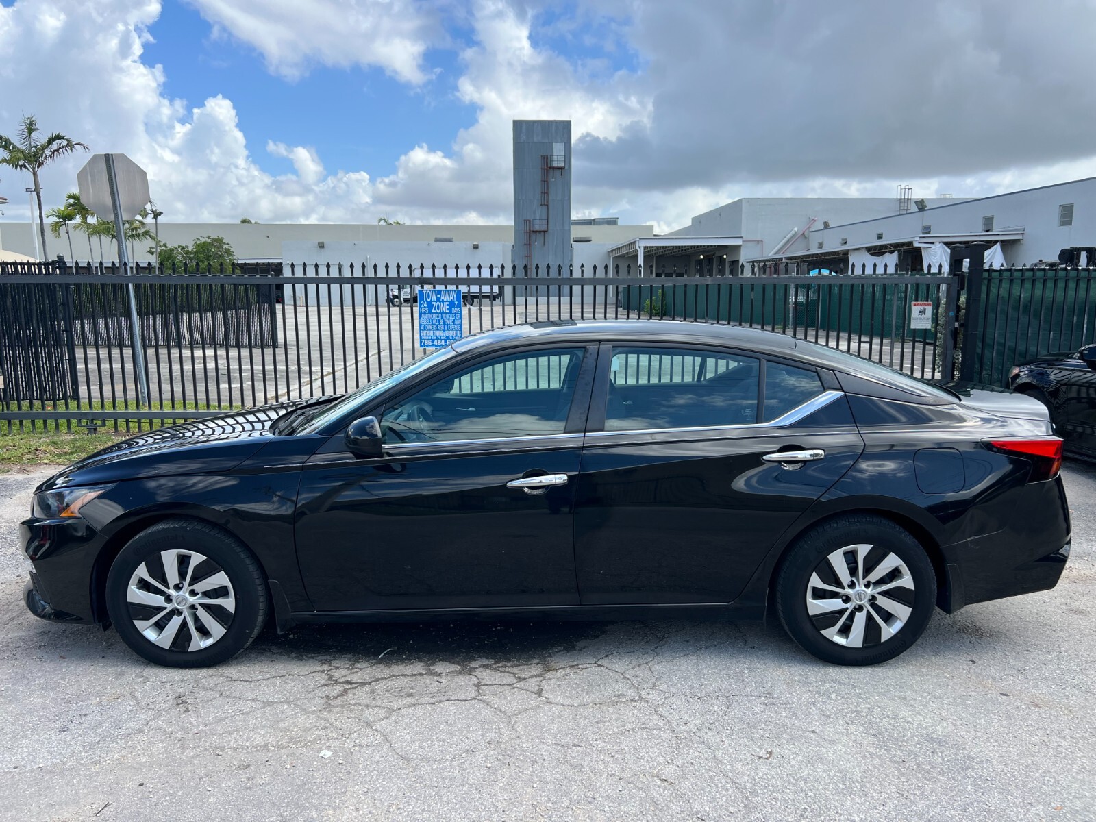 Nissan Altima - Image 4