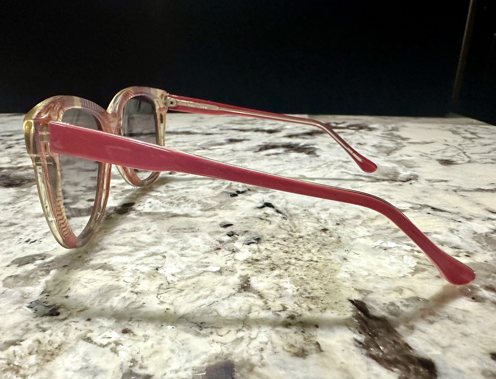 Occhiali da sole vintage anni 80 YSL Yves Saint Laurent 182 rosa viola stampa moderna