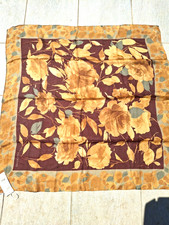 VALENTINO  FOULARD SETA NUOVO CON SCATOLA E ETICHETTA