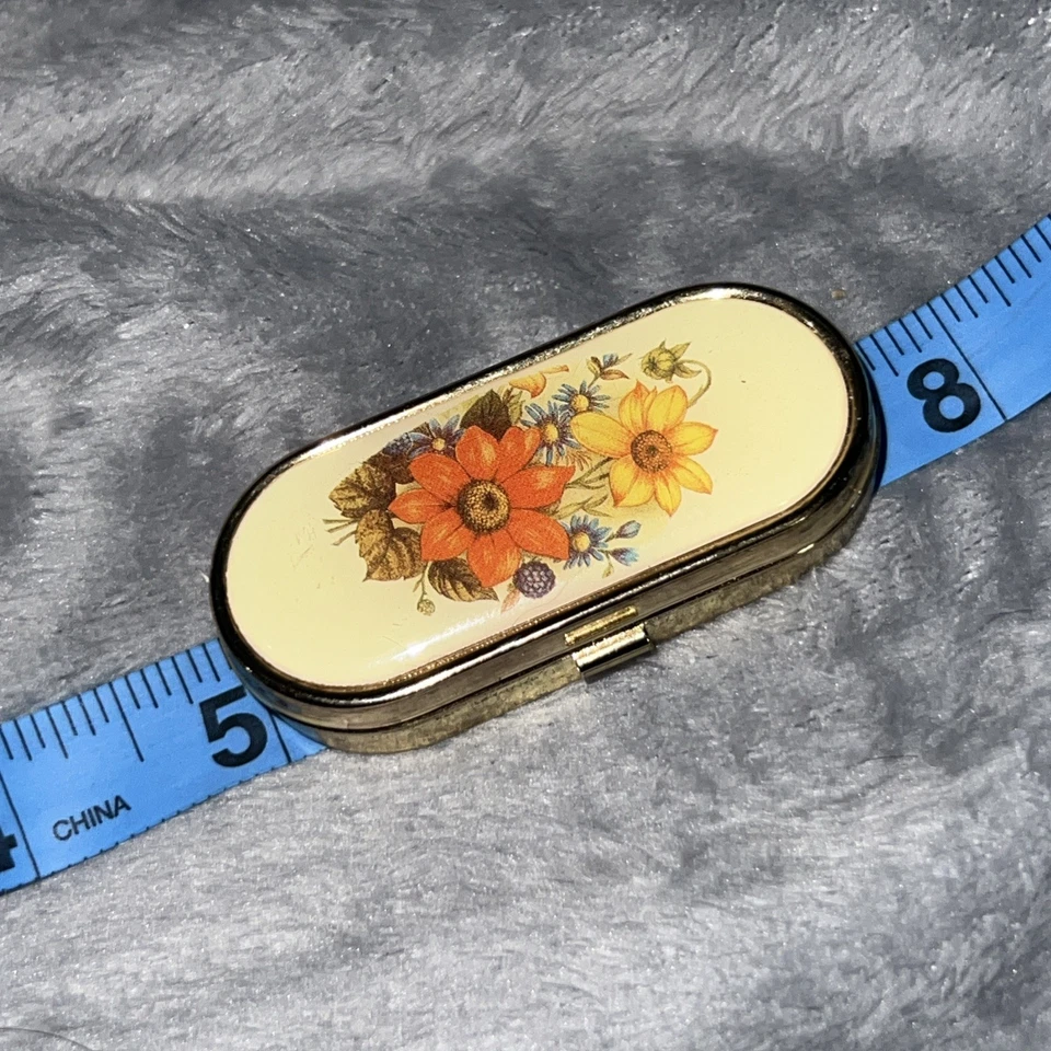 Caja Estuche Vintage Antigua Japón Ricas Flores Florales Sección Píldora Tono Dorado Foto 4 de 4