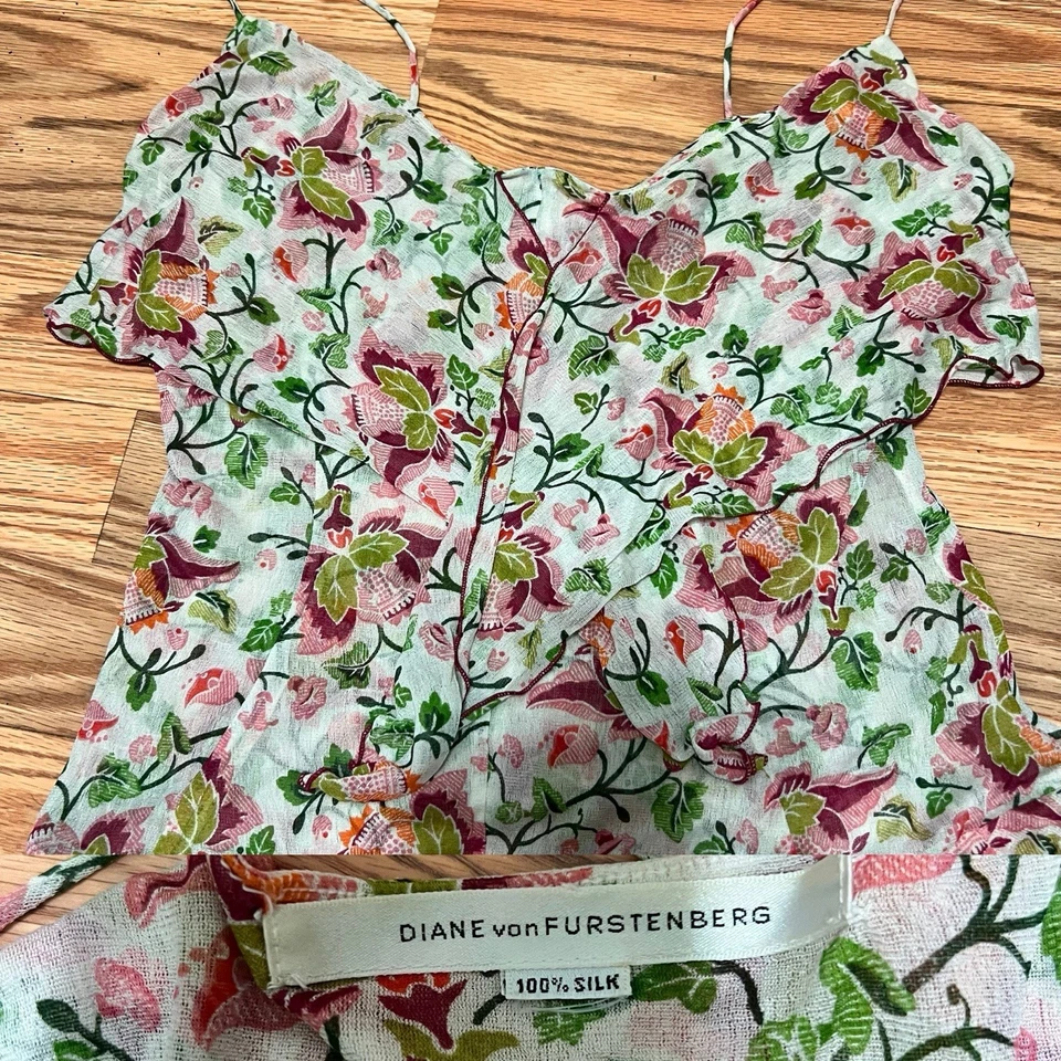Raro, Diane von Furstenberg camisola de flores Kaylee Jewel Staite Serenity Firefly Foto 3 de 4