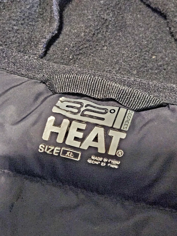 New 32 DEGREES Men's Puffer Long-Sleeve Hooded Jacket Secured Zipper Pockets XL - Image 2 of 4