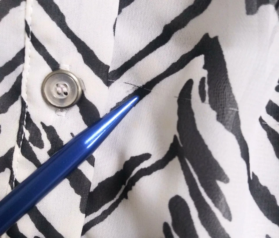 Blusa Grace Elements L Estampado Animal Negro Blanco Bolsillos Pintuck Transparente Fluida Foto 3 de 4