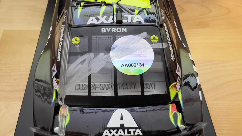 DUEL 签名 Jeff Gordan / William Byron | 2024 Axalta Throwback - 彩色镀铬 — 第 4/4 张图片