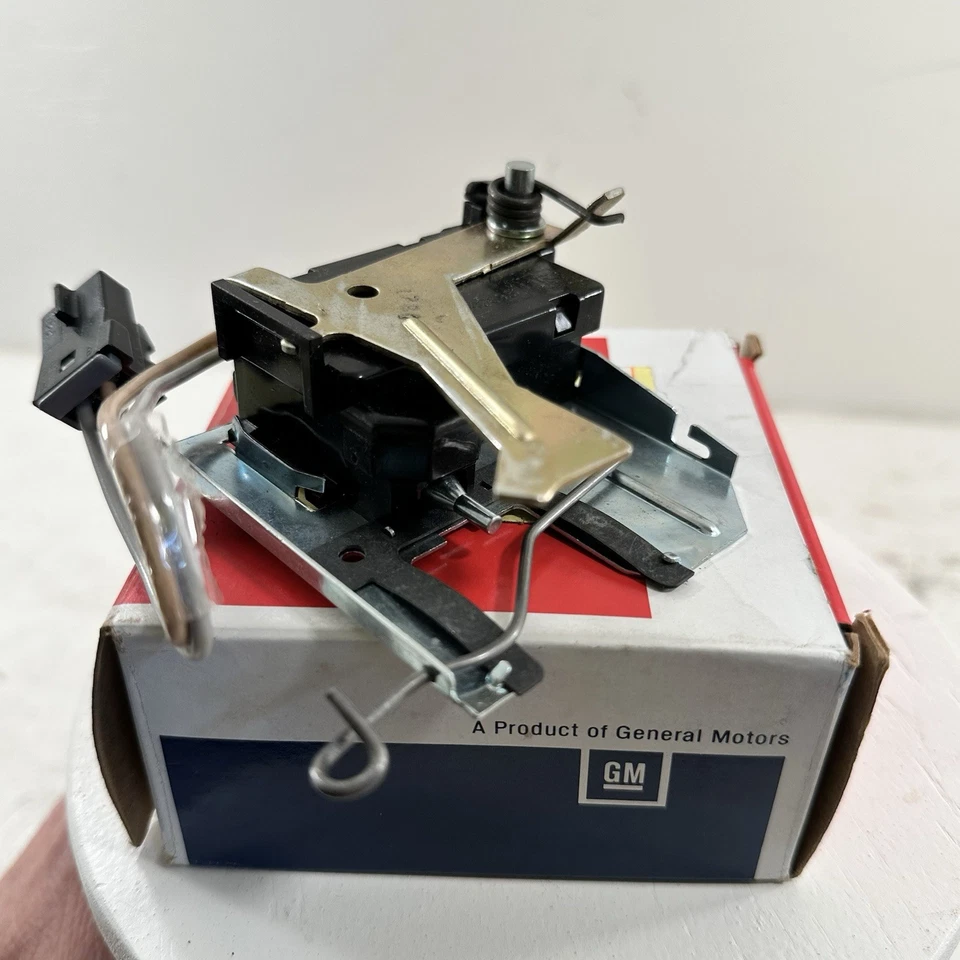 GM Delco Lift Gate Release Actuator 10242895 Fits 1990-1996 Chevy Pontiac Olds - Image 2 of 4
