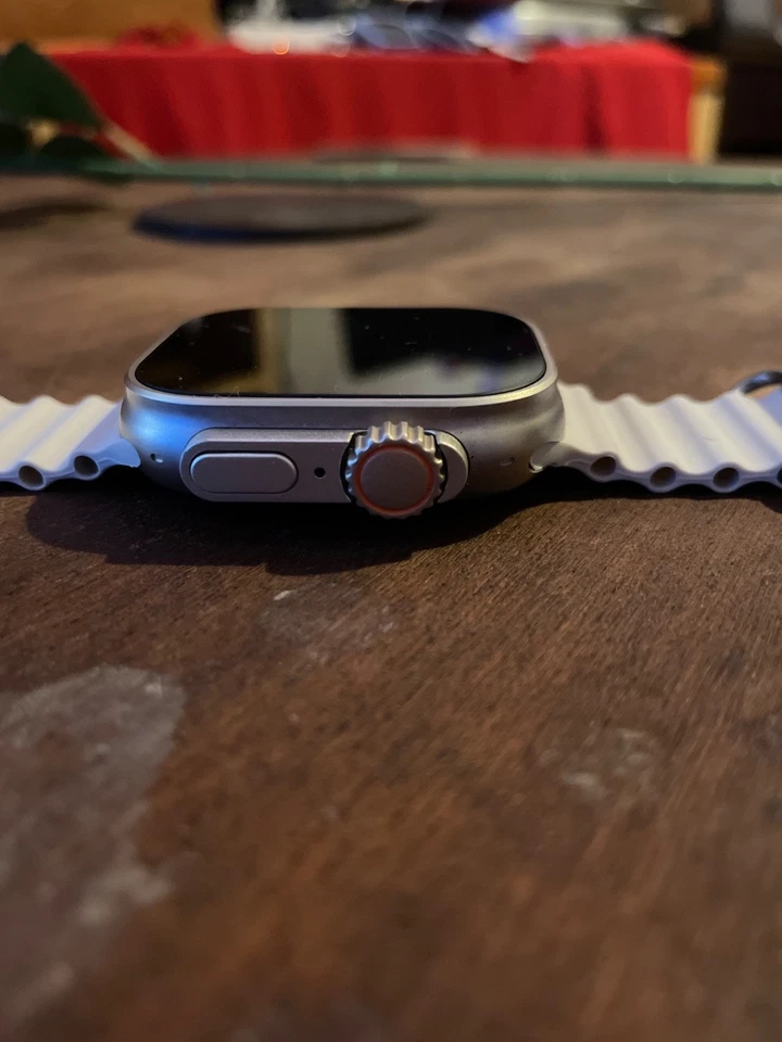 Apple Watch Ultra 2, foto 2 di 3