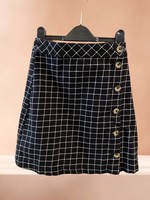 H & M Divided Women’s black and white checked mini skirt with buttons, Size 4