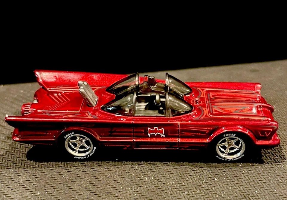 Hot Wheels TV Series Batmobile CUSTOM Wheel & Tire Real Riders - Image 3 of 4