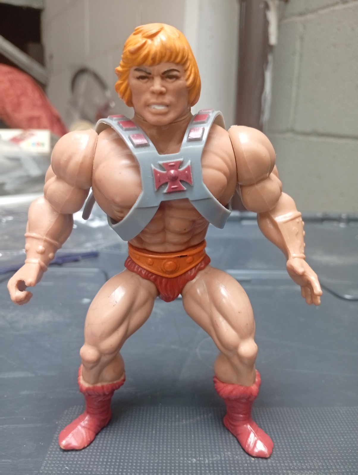 MOTU HE-MAN Masters of the Universe HE-MAN Vintage Action Figure Mattel
