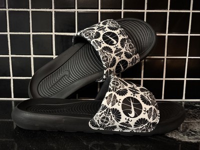 SAMPLE Nike Benassi Slide Sandal Basketball Print White Black Men s Sz 9 US NICE