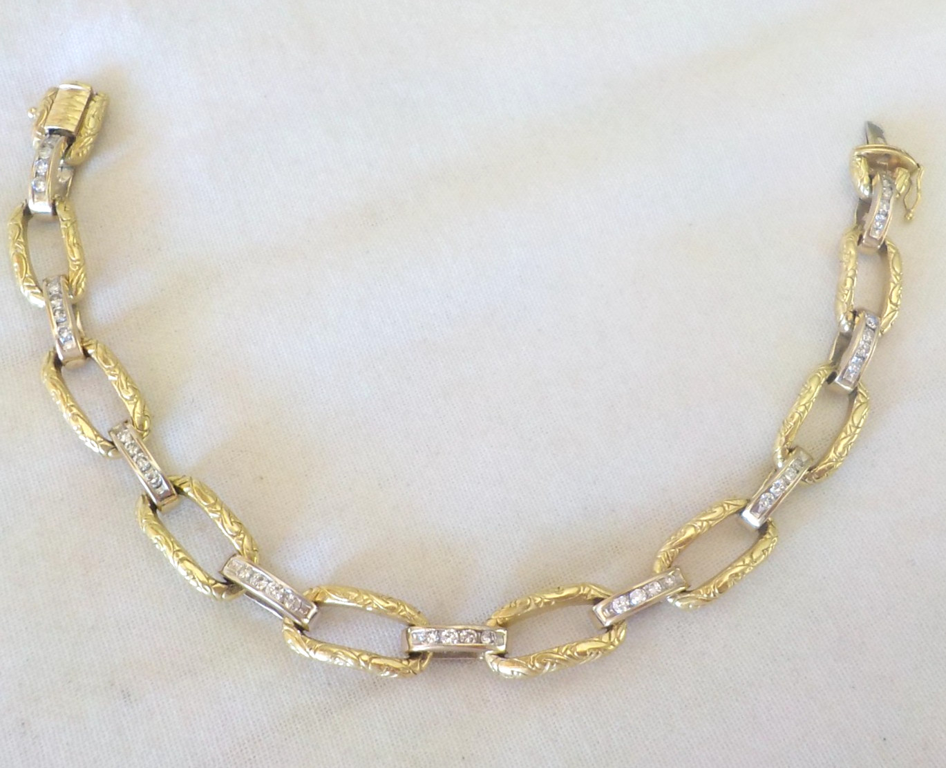Solid 18K Multi Gold Oval Chain Link Diamond Brac… - image 3