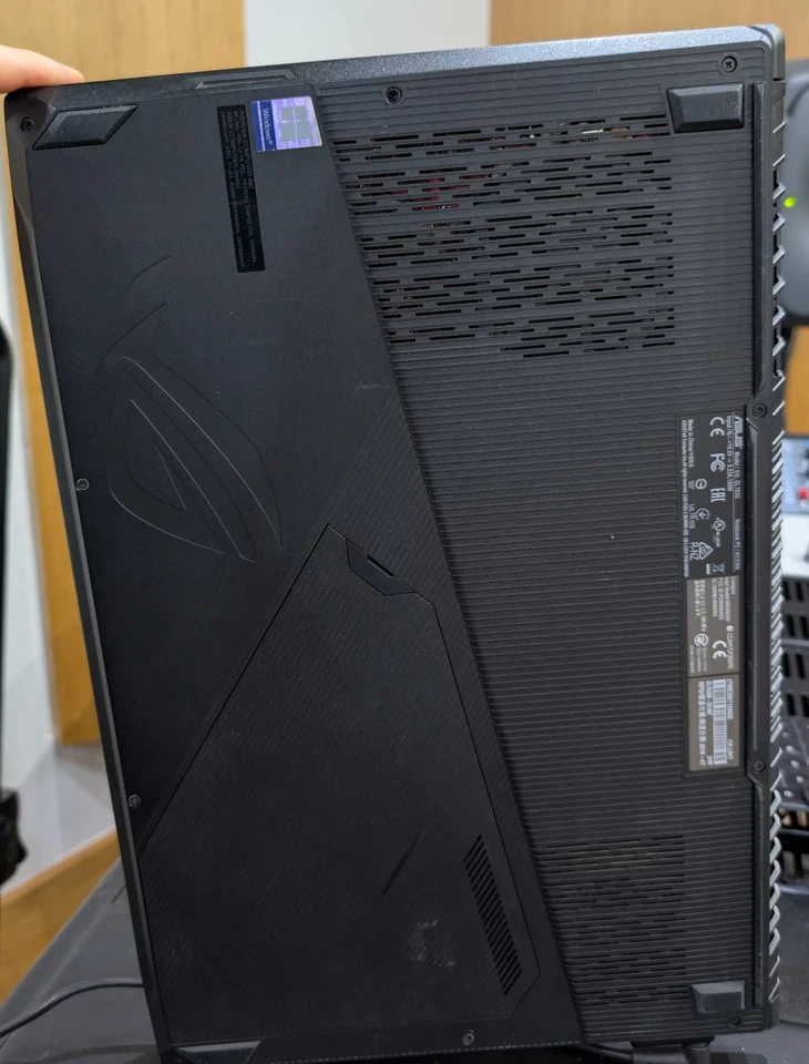 Asus Rog Strix GL703GM-E5189T Notebook con Monitor 17,3" LED 144Hz - Immagine 4 di 4