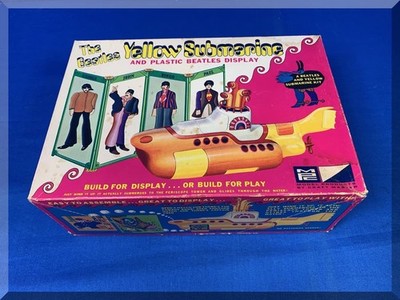 THE BEATLES YELLOW SUBMARINE DISPLAY PLASTIC MODEL KIT 617-200
