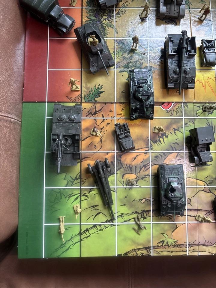 Vintage Roco DBGM WWII Military Tanks Vehicles Soldiers Jeeps Etc Models Austria - Image 3 of 4