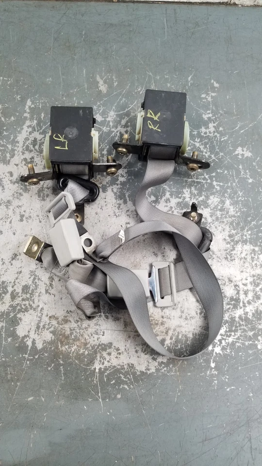 2004 03 04 Mercury Marauder Seat Belt Set #2369 VV6 - Image 2 of 4