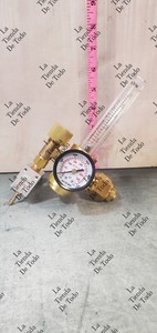 25 LPM CO2 Regulator 2v025-06 for parts Read