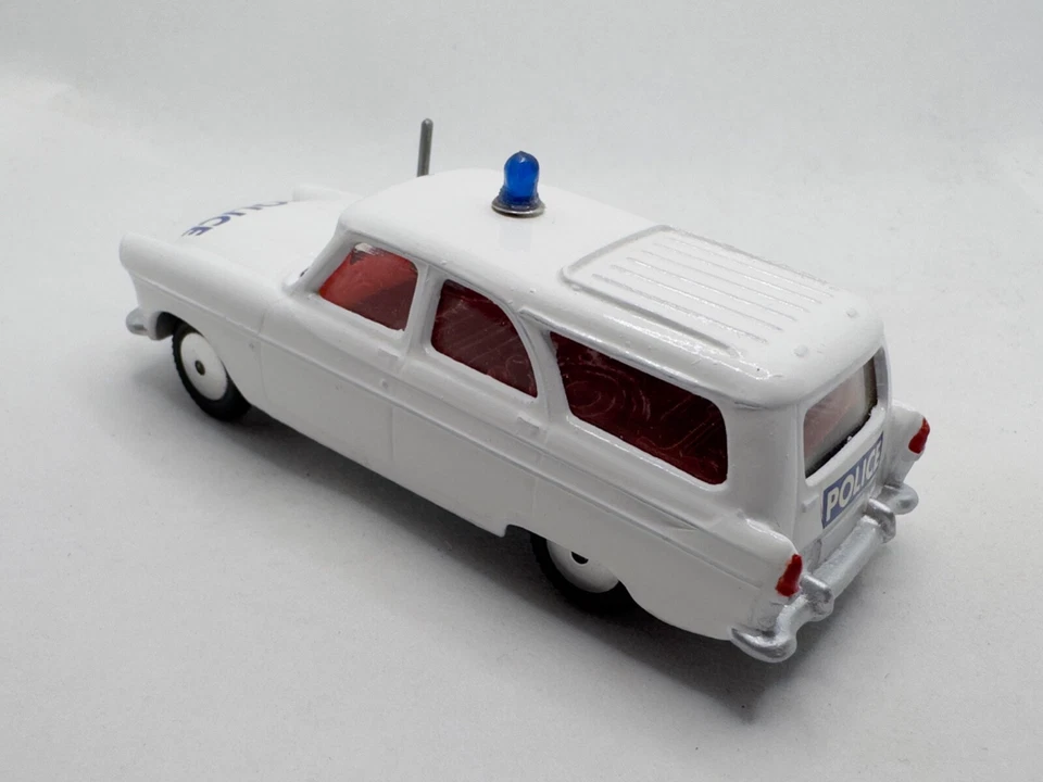 ЛИТАЯ МОДЕЛЬ ПОЛИЦЕЙСКОГО ПАТРУЛЬНОГО АВТОМОБИЛЯ FORD ZEPHYR # 419 CORGITOYS 1960 - Изображение 2 из 4