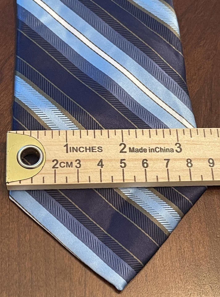 Q 品牌蓝色 100% 超细纤维男式领带中国制造 — 第 4/4 张图片