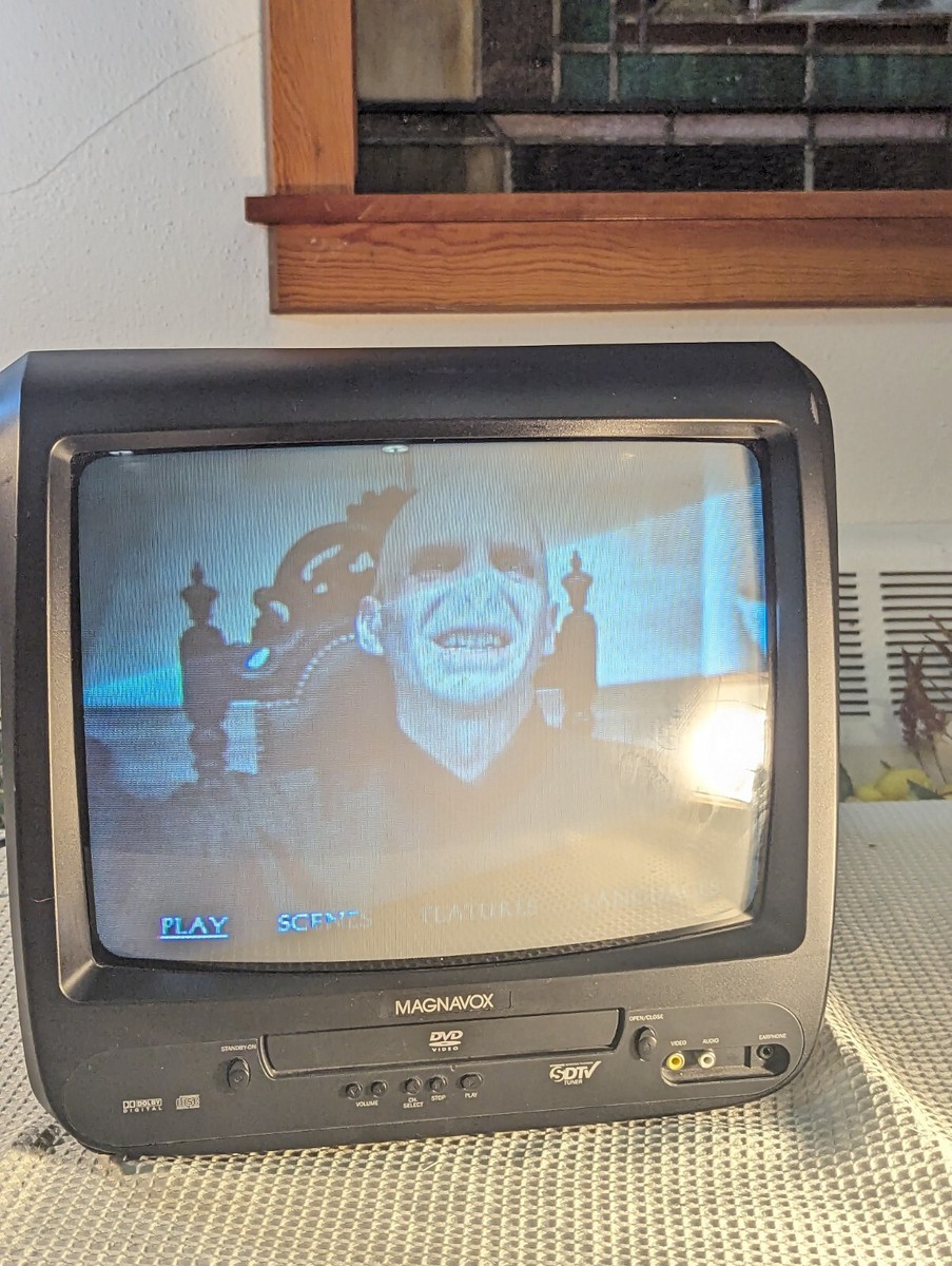 Magnavox CD130MW9TV 13” CRT TV/DVD Combo Retro Gaming AV
