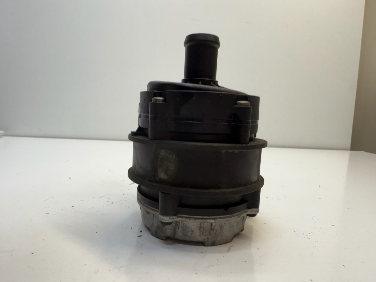 2014 - 2019 MASERATI GHIBLI S M157 COOLANT ENGINE WATER PUMP AUXILIARY 670005347