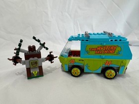 LEGO Scooby-Doo: 75902 The Mystery Machine with Box & Instructions. Retired Set