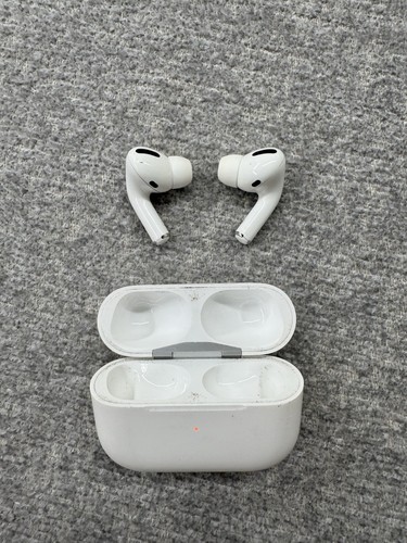 Apple AirPods Pro (1st Gen) with MagSafe Wireless Charging Case (Lightning port)