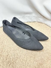 Black textured knit flats with a pointed toe flats classy professional basic