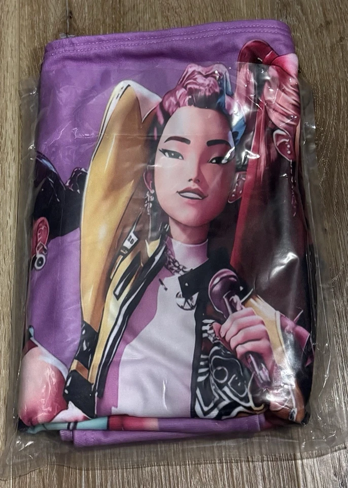 Полотенце с персонажем Huntrix Demon Hunters K-pop - Изображение 2 из 2