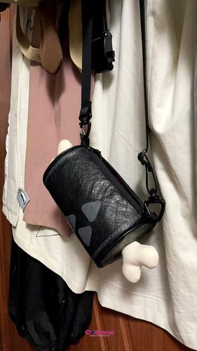2025 MONSTER : SUNBREAK Roasted Meat Shoulder Bag Messenger Bag Prop - Picture 3 of 10