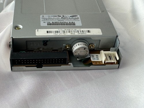 Samsung 3.5 Floppy Drive Model SFD-321B - Picture 4 of 4