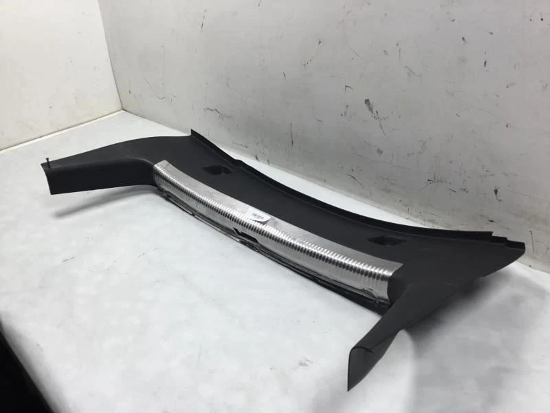 Volkswagen Jetta 2004 sedán alféizar del maletero placa de desgaste moldura OEM+ Foto 3 de 4