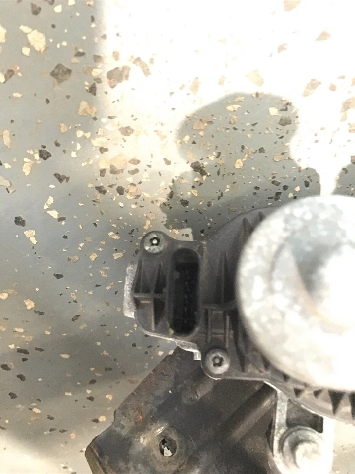 Ford Explorer 2020 3.3L EGR valve JL3E-9D475-BB - Image 4 of 4