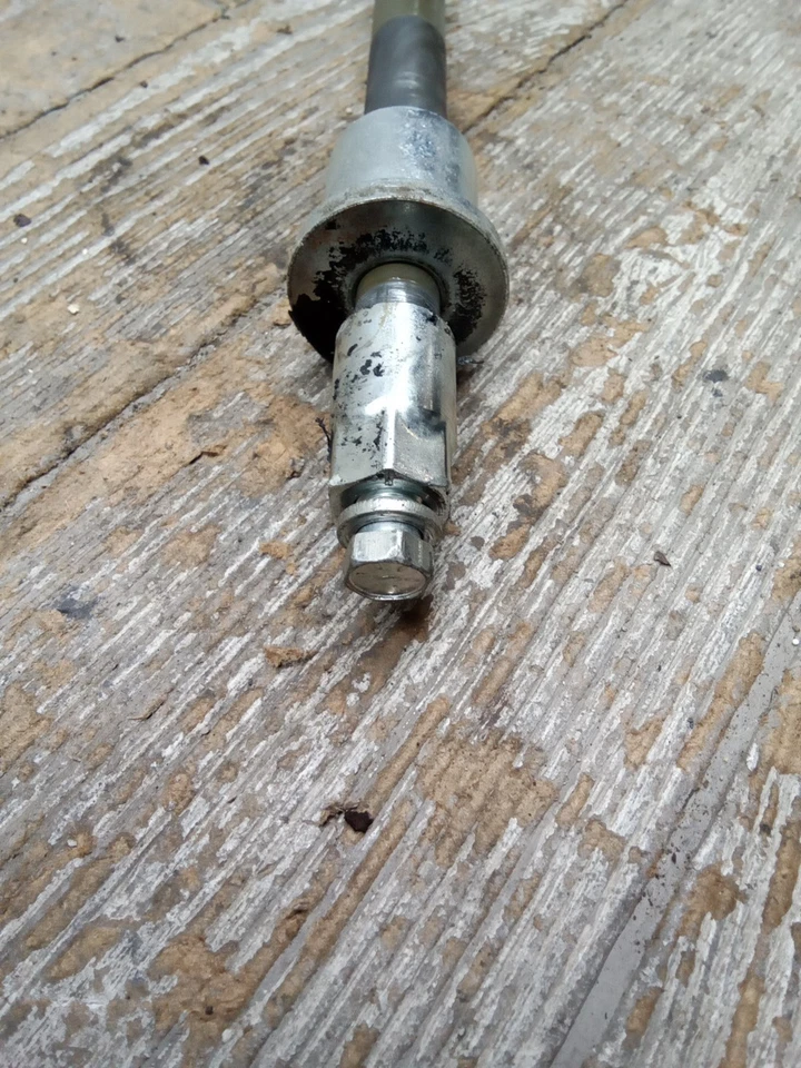 2012 12 09-13 Harley Davidson Ultra Limited Swingarm Suspension Pivot Bolt - Image 2 of 4