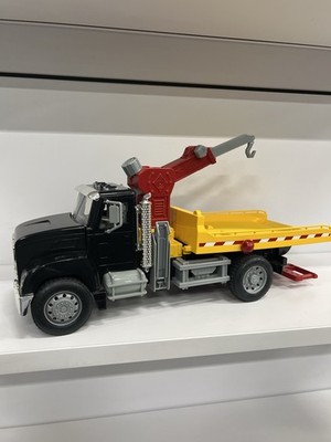 Battat Driven 21'' Tow Truck Flat Bed Wrecker Black Truck with Lights & Sounds
