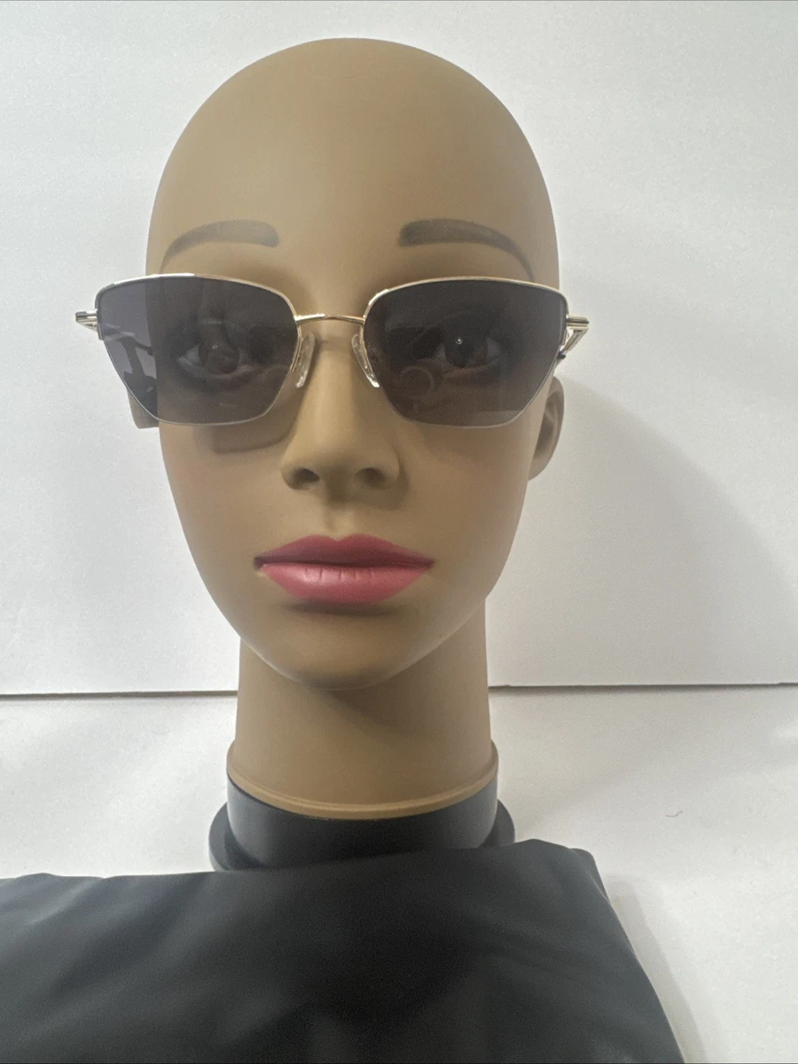 Women display picture 1