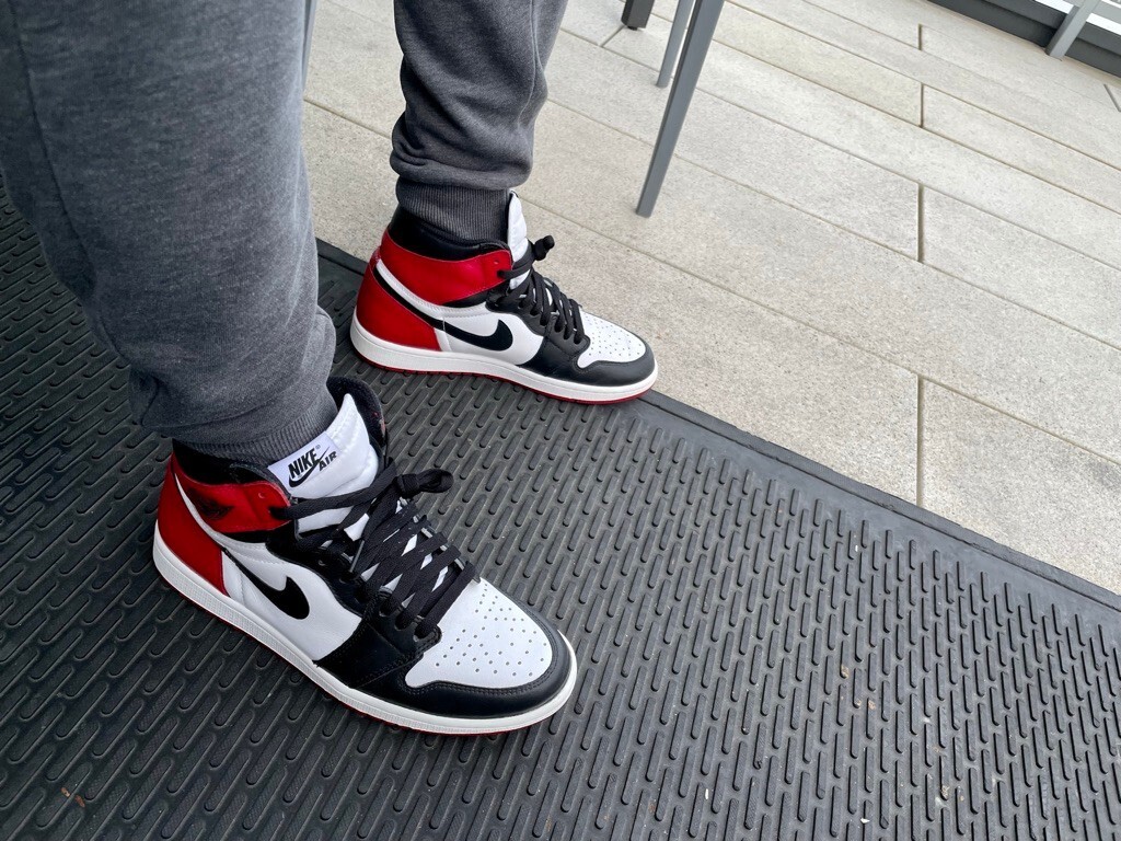 [新品]Nike Jordan 1 Retro High OG BlackToe Jordan 1 Black Toe Reimagined Review - YouTube