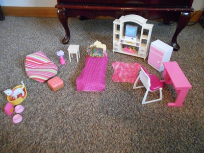 Barbie Bedroom Furniture Set Large Lot Of 22 Pieces So Cool Lot A