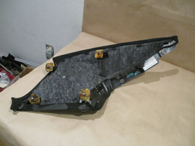 Maserati GranTurismo 09 4,7 F1 - LH Rear C-Pillar Trim (Black)